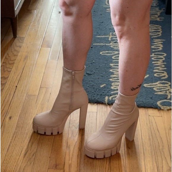 Forever 21 platforms! - Picture 1 of 6